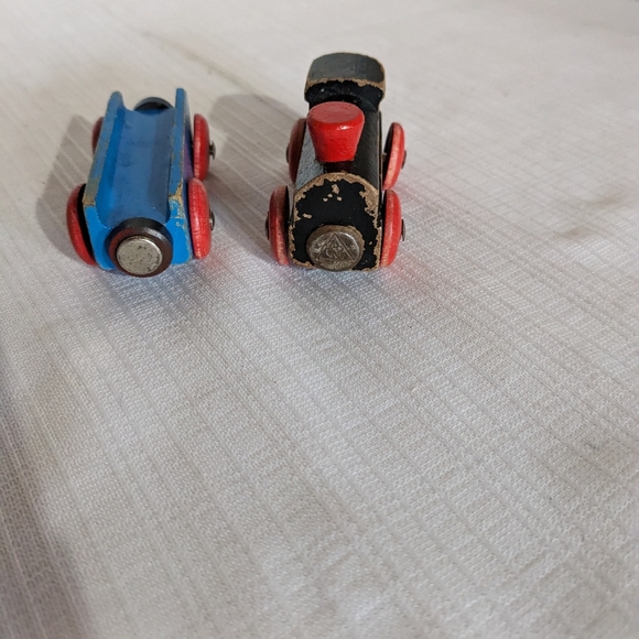 VTG Wooden Train Engine,log hauler w/log  toy wood wheels Thomas Brio compatible - Picture 5 of 16